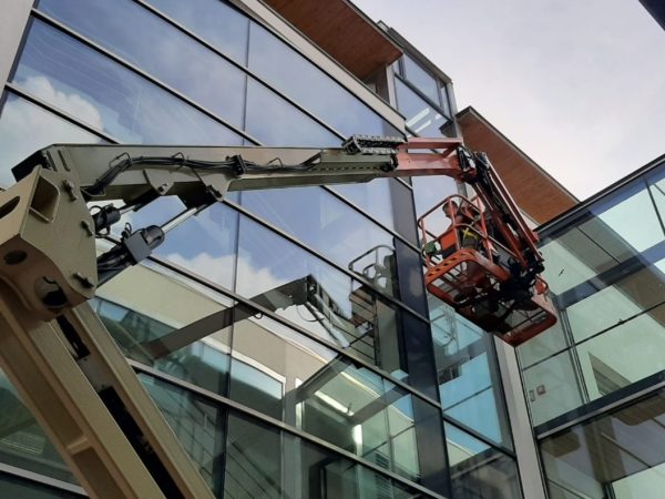 Fenster- und Glasfassadenreinigung bei V.I.P.